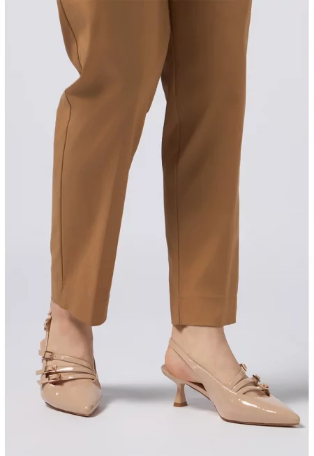 Обувки с лачен ефект - Бежов