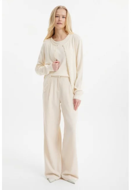 Панталон с лен и набирания - Крем