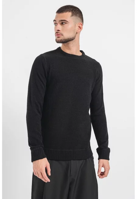 Пуловер с овално деколте