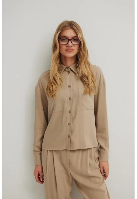 Риза с джобове на гърдите