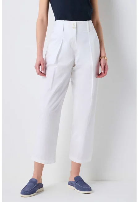 Скъсен панталон с басти - Бял