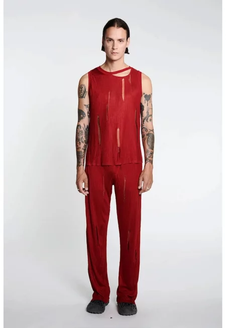 Плетена блуза с дискретна оребрена прозрачност и изрез в основата на врата - Червен