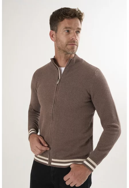 Плетена жилетка с цип