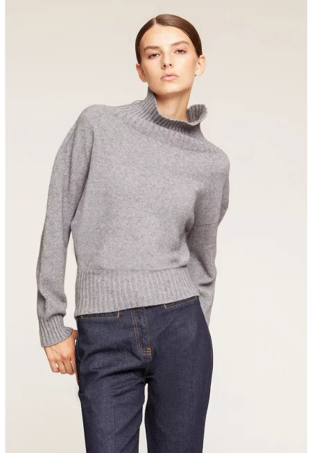 Поло с отвори на гърба