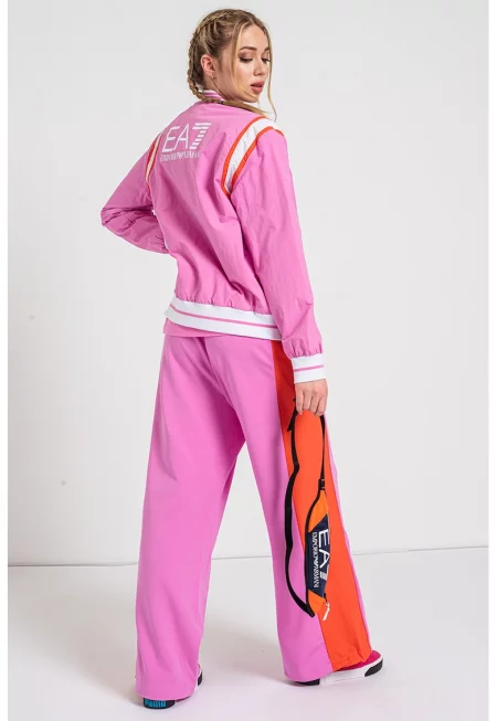 Яке бомбър с лого