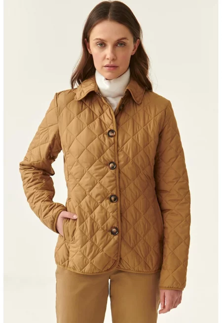 Капитонирано яке Pikoni с остра яка - Карамел