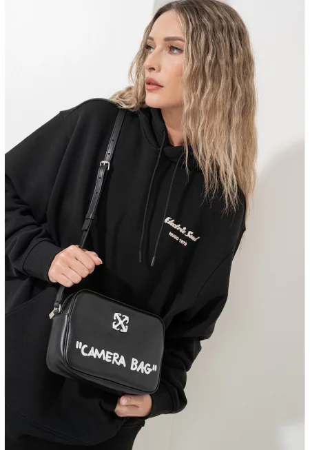 Кожена чанта с релефен текст - Черен