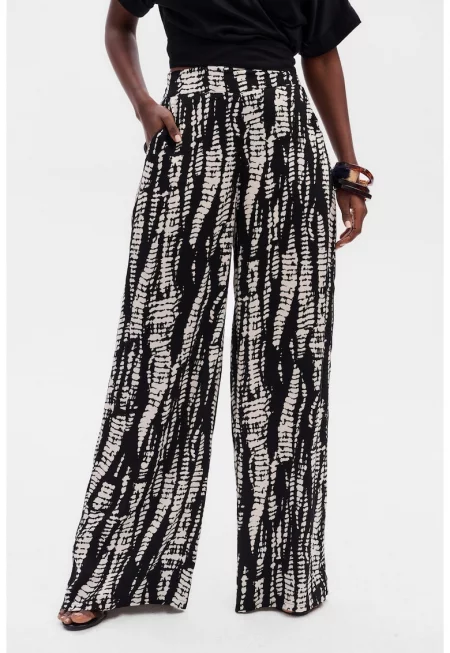 Панталони с широка кройка и абстрактен принт