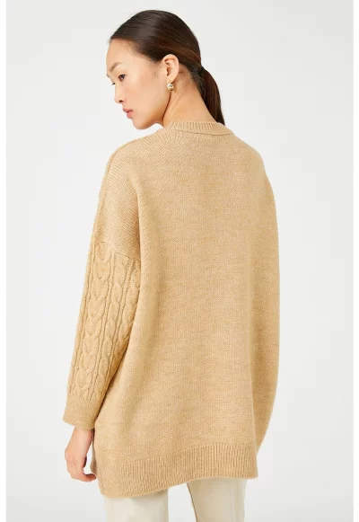 Пуловер с плетка осморка