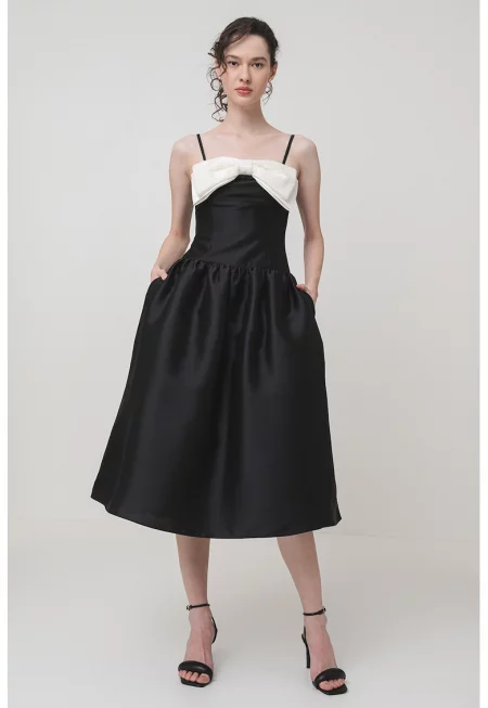 Разкроена миди рокля с панделка - Черен