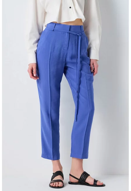 Скъсен панталон с басти