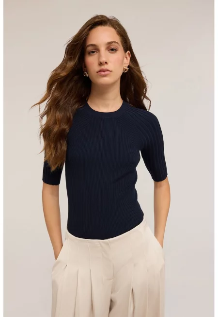 Слим пуловер с къси ръкави и рипс