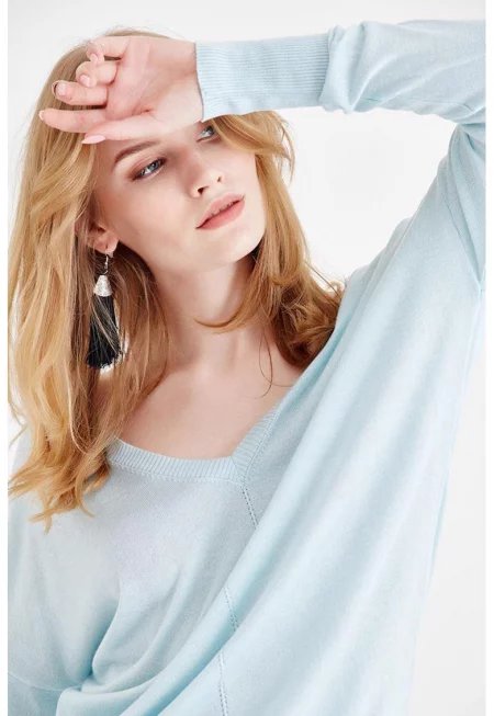 Свободен шпиц пуловер