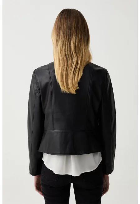 Яке от еко кожа с овално деколте