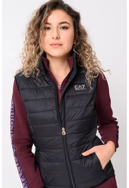 Капитониран елек с цип