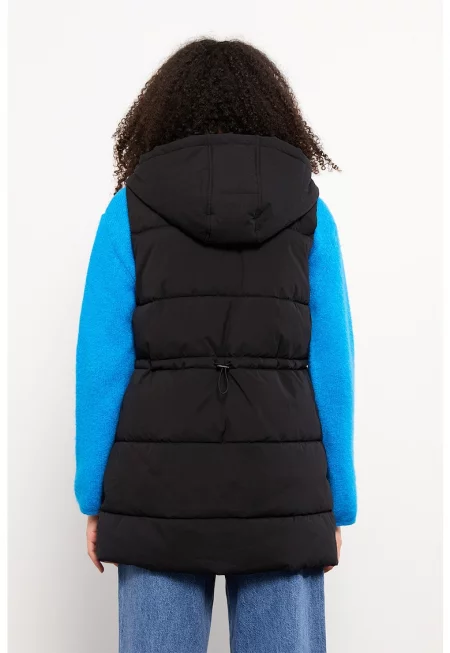 Капитонирано подплатено яке с качулка