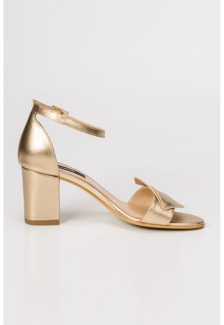 Кожени сандали с масивен ток - Златист