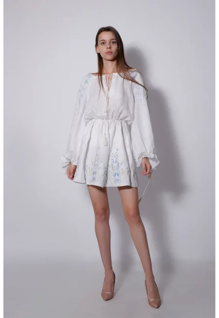 Ленена разкроена рокля с фигурален десен - Бял
