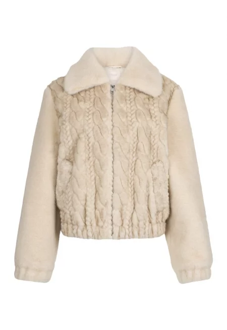 Плюшено яке с плетка осморка