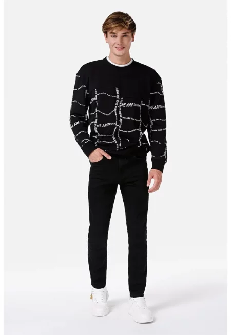 Пуловер с овално деколте