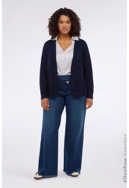 Широки дънки със застъпен подгъв