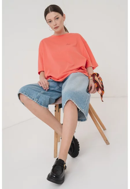 Уголемена тениска с паднали ръкави