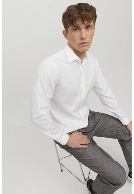 Вталена памучна риза с класическа яка