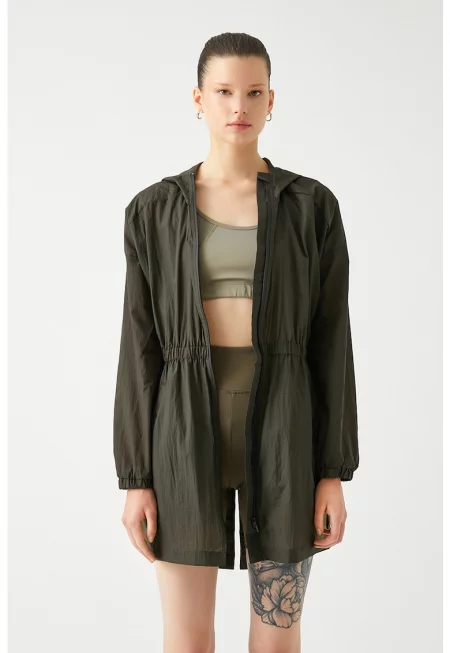 Яке с качулка и паднали ръкави