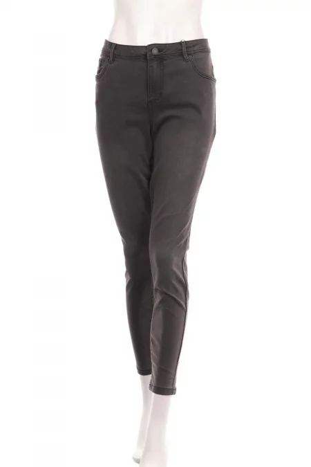 Дрехи Ластични дънки VERO MODA