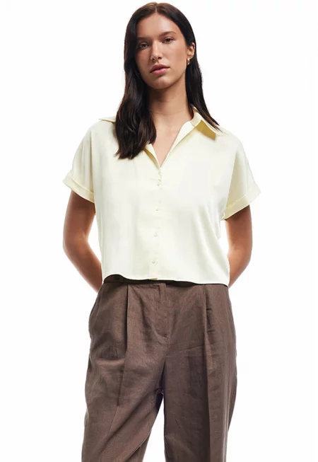 Къса сатинирана риза