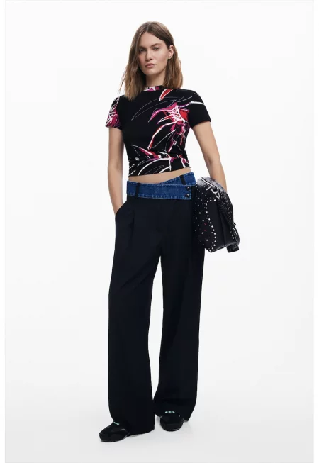 Къса тениска с десен