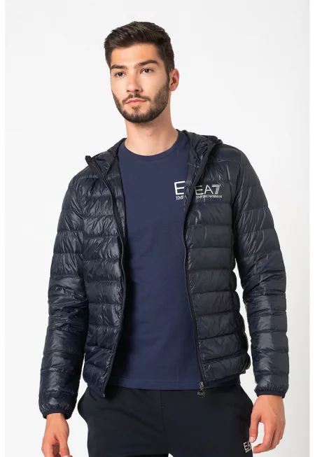 Олекотено зимно яке с пухена вата и качулка