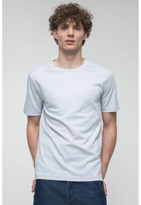 Памучна тениска с овално деколте