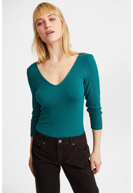 Плетена рипсена блуза с шпиц