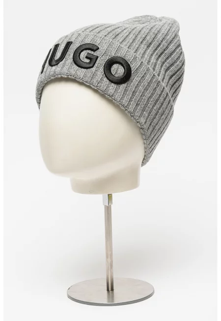 Шапка от необработена вълна с лого