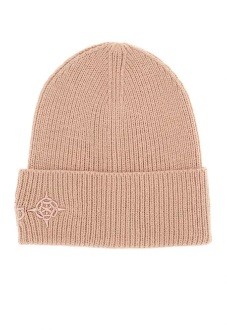Шапка с вълна и бродиран монограм