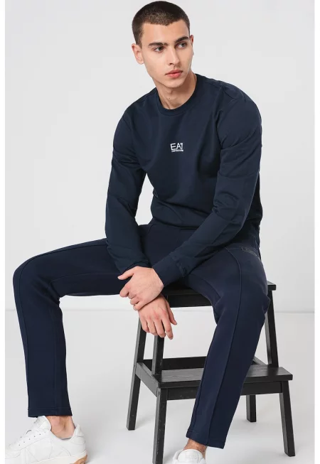 Суитшърт с овално деколте и лого