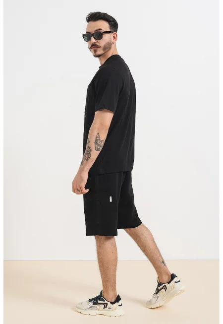 Тениска с овално деколте и джоб