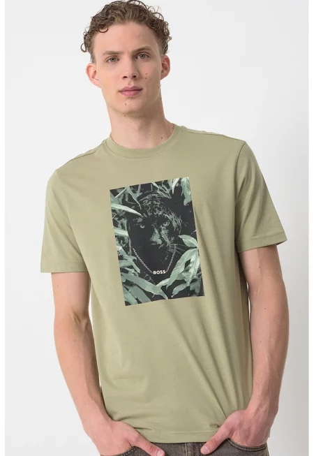 Тениска с овално деколте и графика