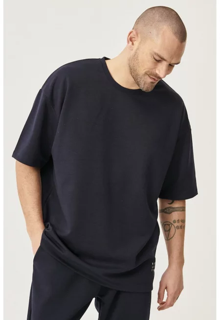 Тениска със свободна кройка и паднали ръкави