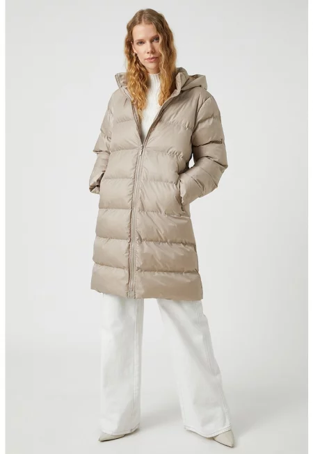 Зимно капитонирано яке с качулка