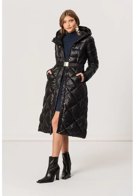 Дълго зимно капитонирано яке с колан