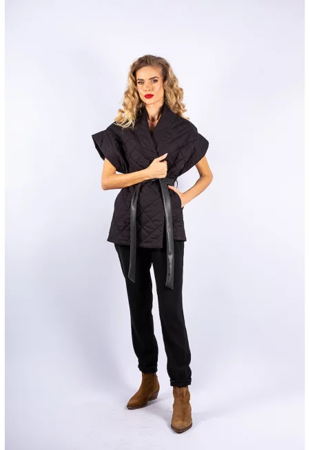 Капитониран елек с колан - Черен