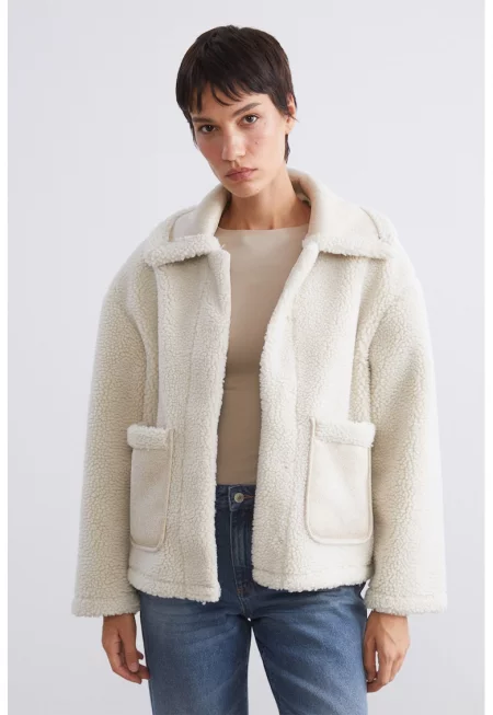 Късо плюшено палто с еко кожа