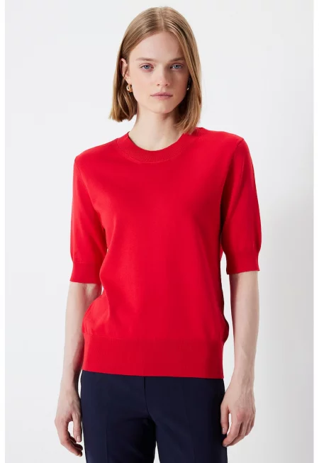 Пуловер с овално деколте и паднали ръкави