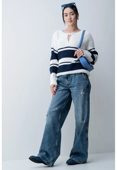 Пуловер с паднали ръкави - Бял/Тъмносин