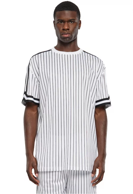 Раирана тениска с овално деколте