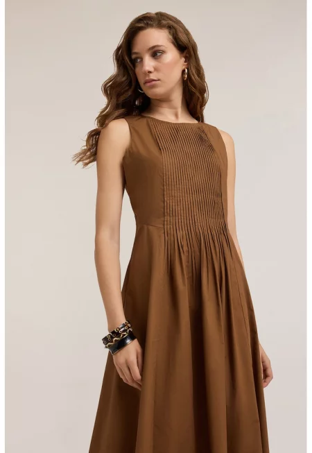 Разкроена памучна рокля