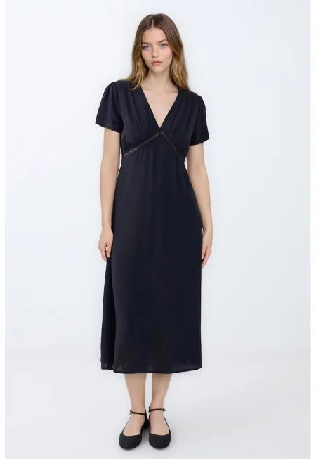 Разкроена рокля с къси ръкави - Черен