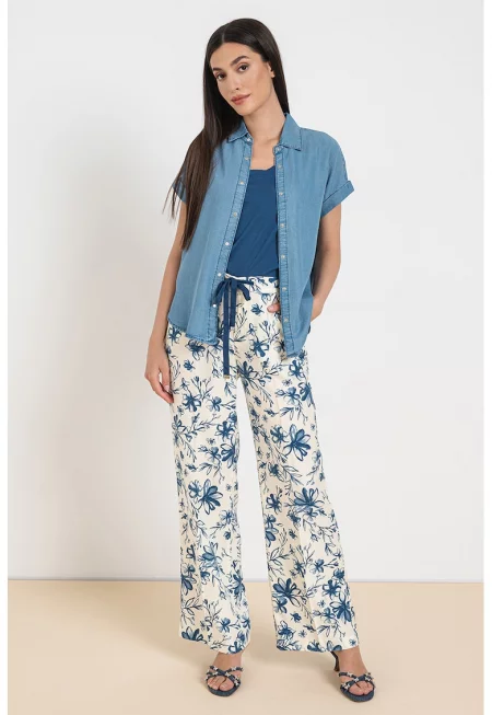 Риза от шамбре с къси ръкави